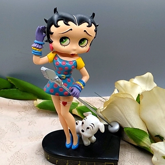 Danbury Mint Other - Vintage 1995 Betty Boop Danbury Mint Collector Figurine
